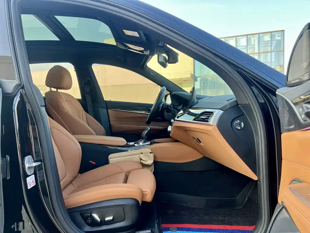 BMW 6 Series GT 2023 — фото 15
