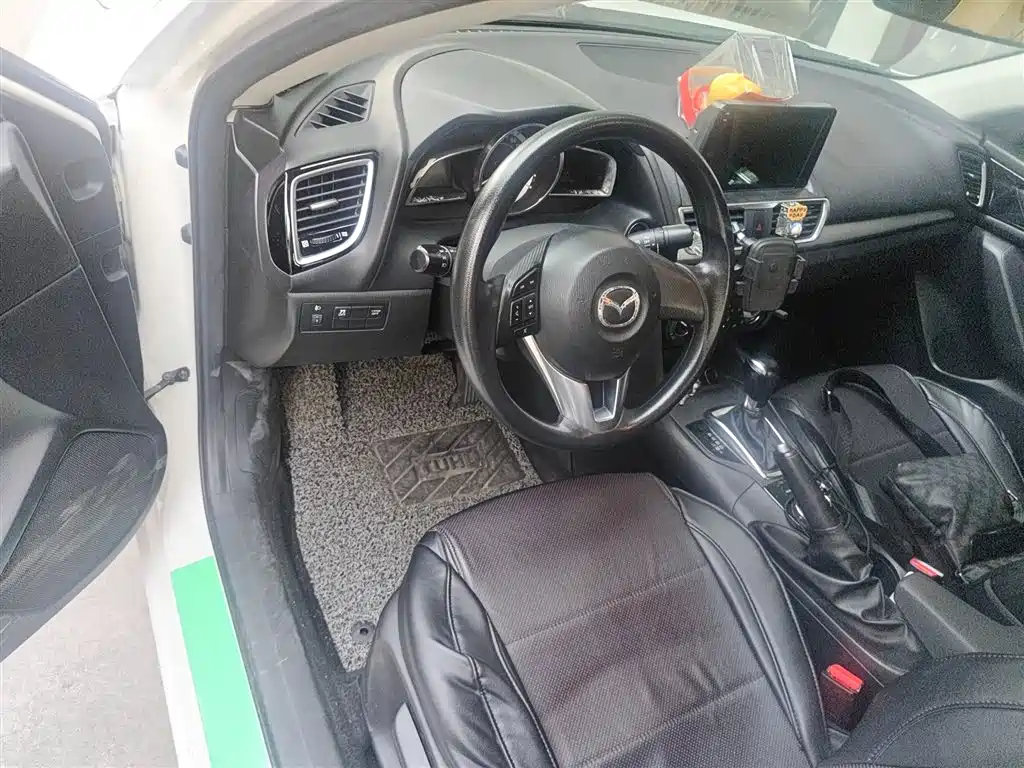 Mazda 3 Axela 2015 — фото 13