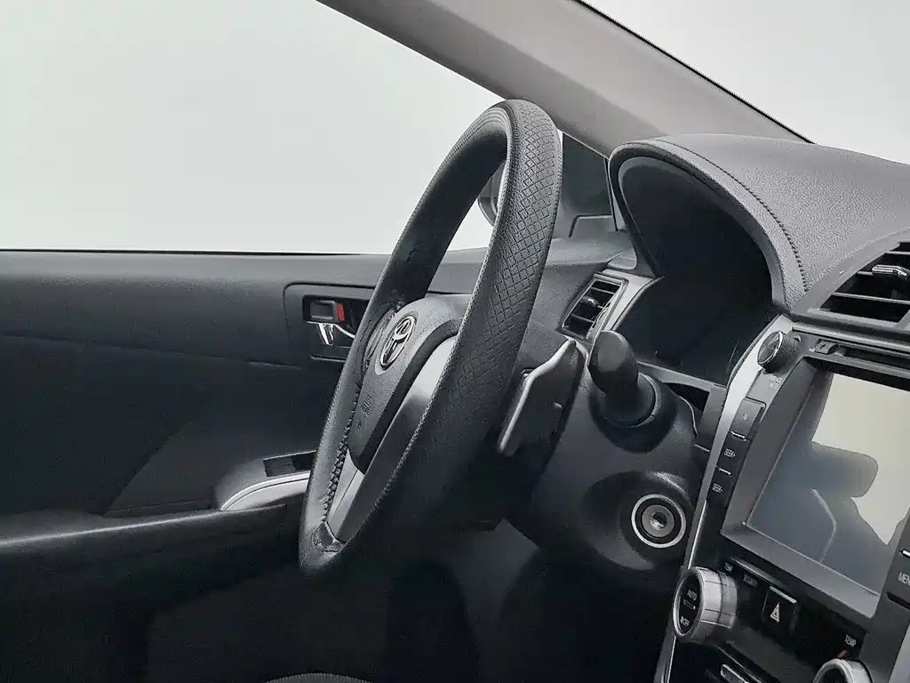 Toyota Camry 2013 — фото 22