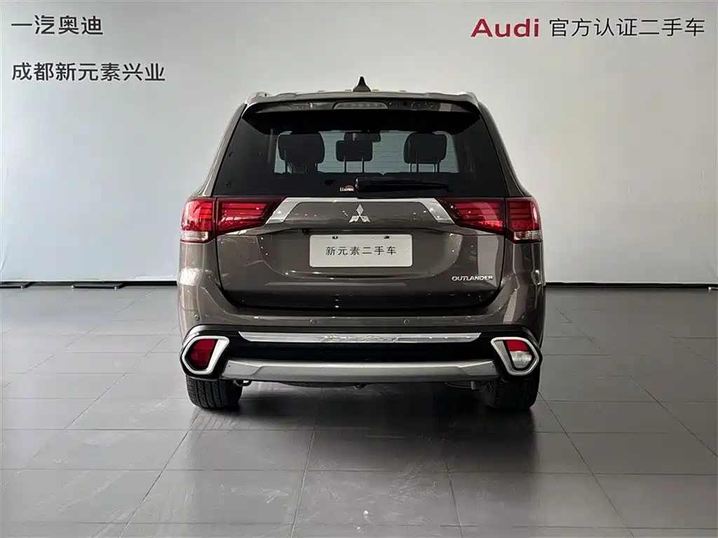 Mitsubishi Outlander 2017 — фото 5