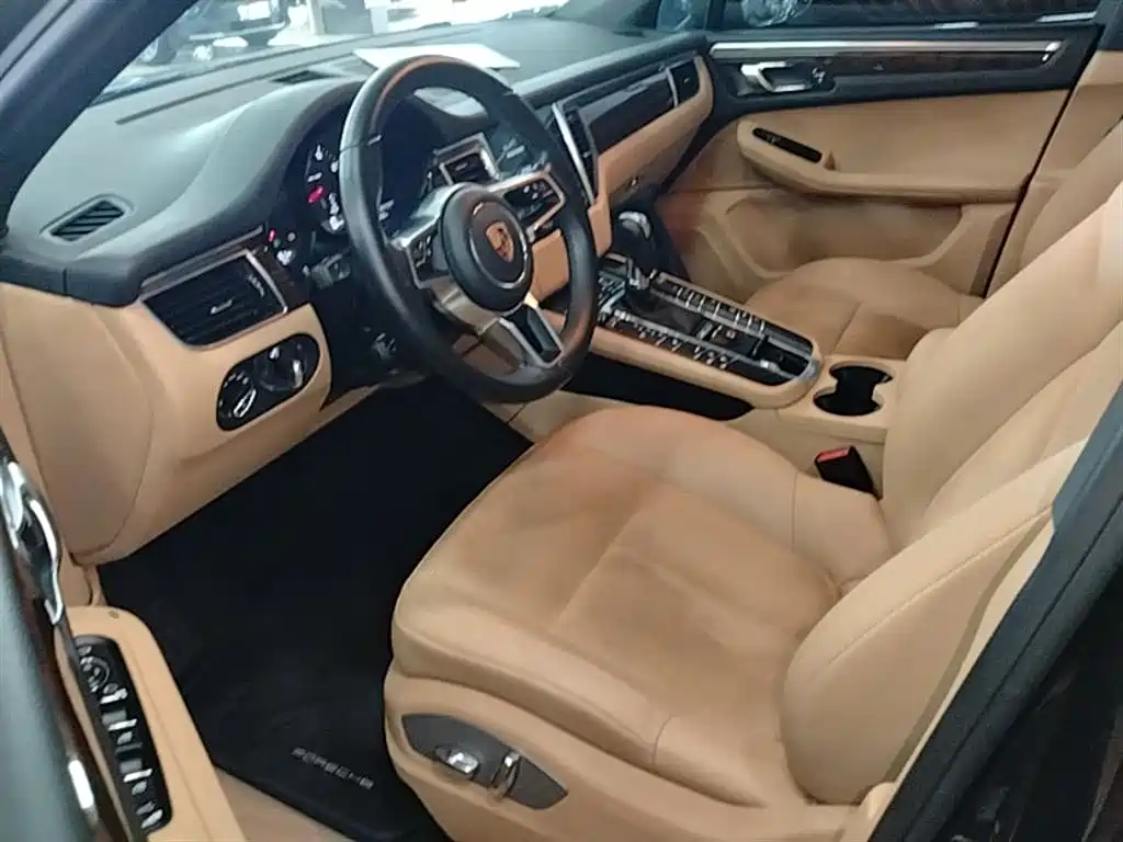 Porsche Macan 2018 — фото 15