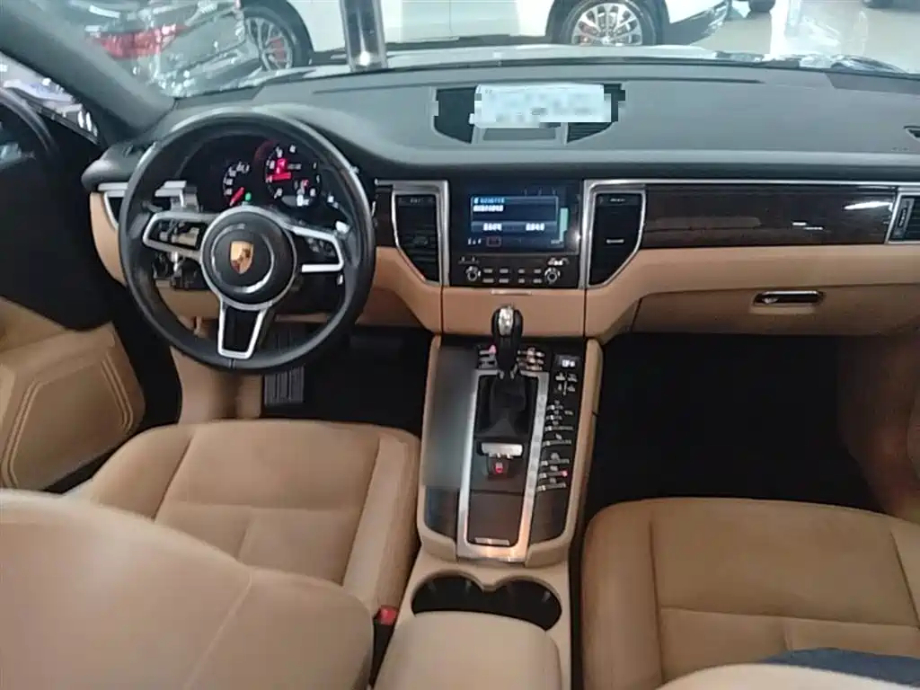 Porsche Macan 2018 — фото 10