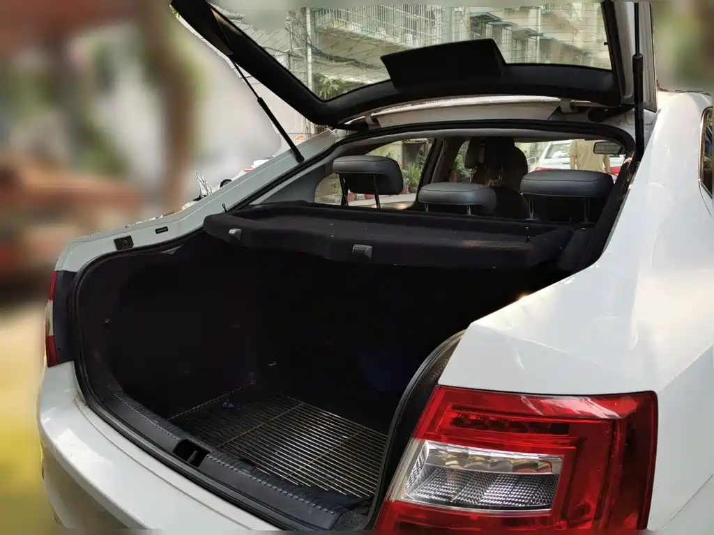 Skoda Octavia 2014 — фото 10