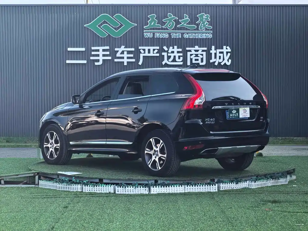 Volvo XC60 2015 — фото 20