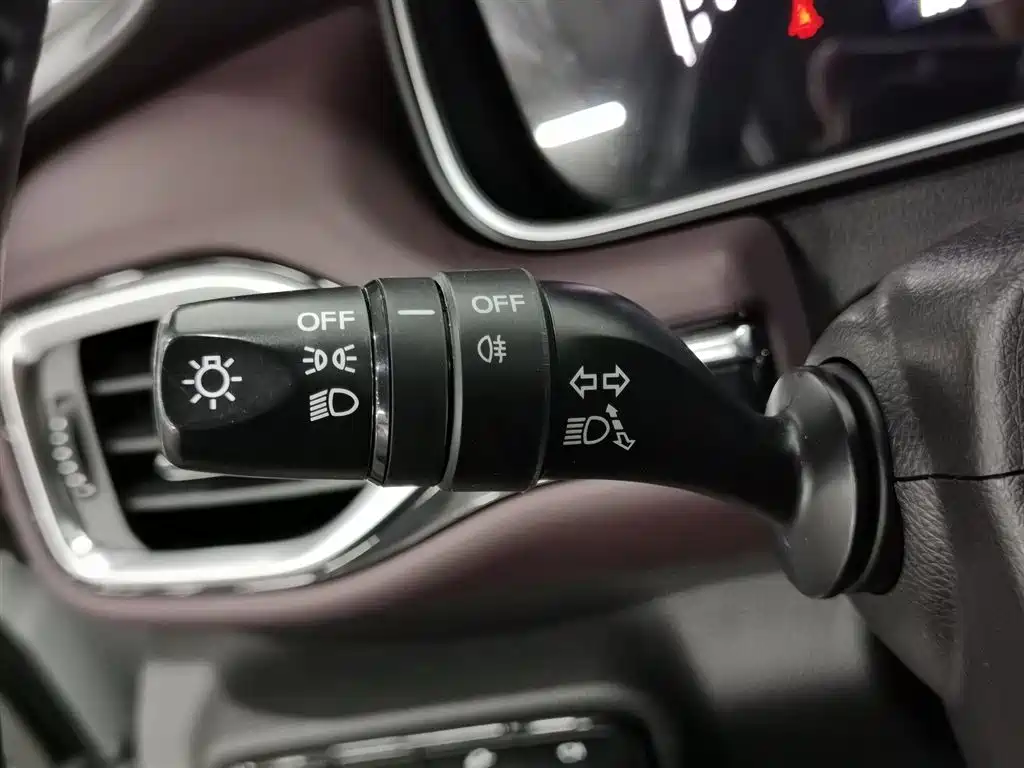 GAC Motor Trumpchi M6 2023 — фото 21