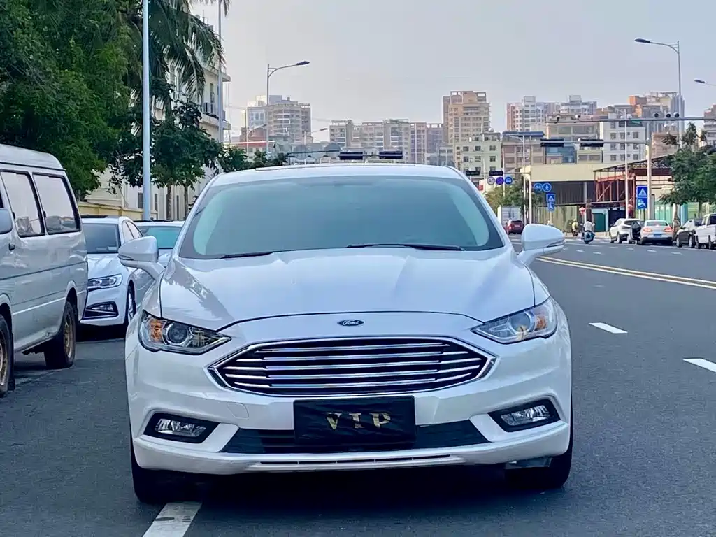 Ford Mondeo 2018 — фото 2