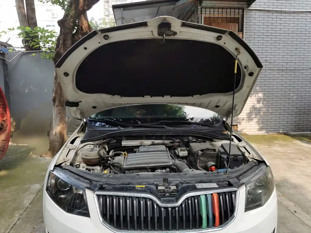 Skoda Octavia 2014 — фото 11