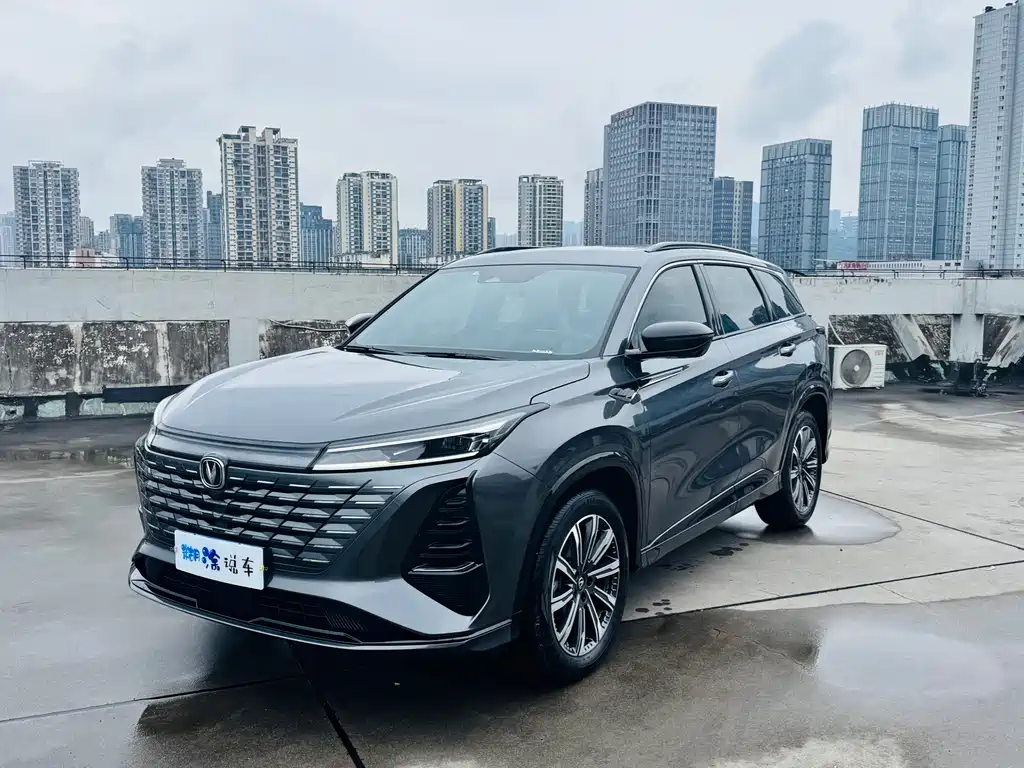 Changan CS75 PLUS 2025 — фото 1