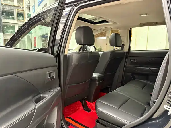 Mitsubishi Outlander 2016