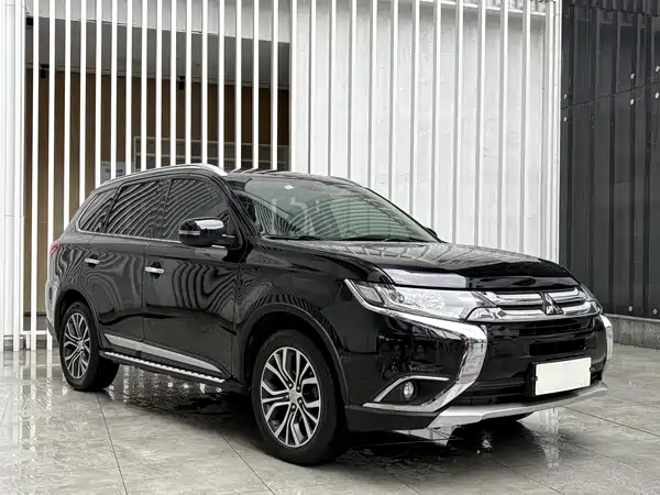Mitsubishi Outlander 2016