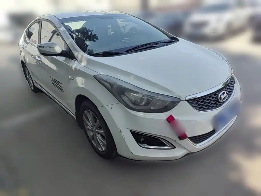 Hyundai Elantra 2018 — фото 23