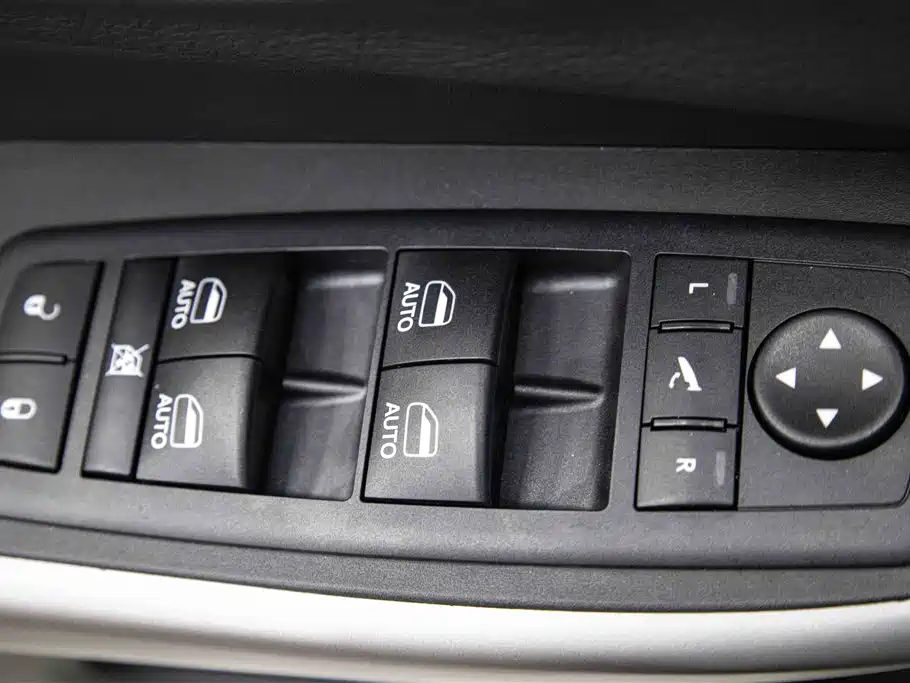 Jeep Cherokee 2019 — фото 21