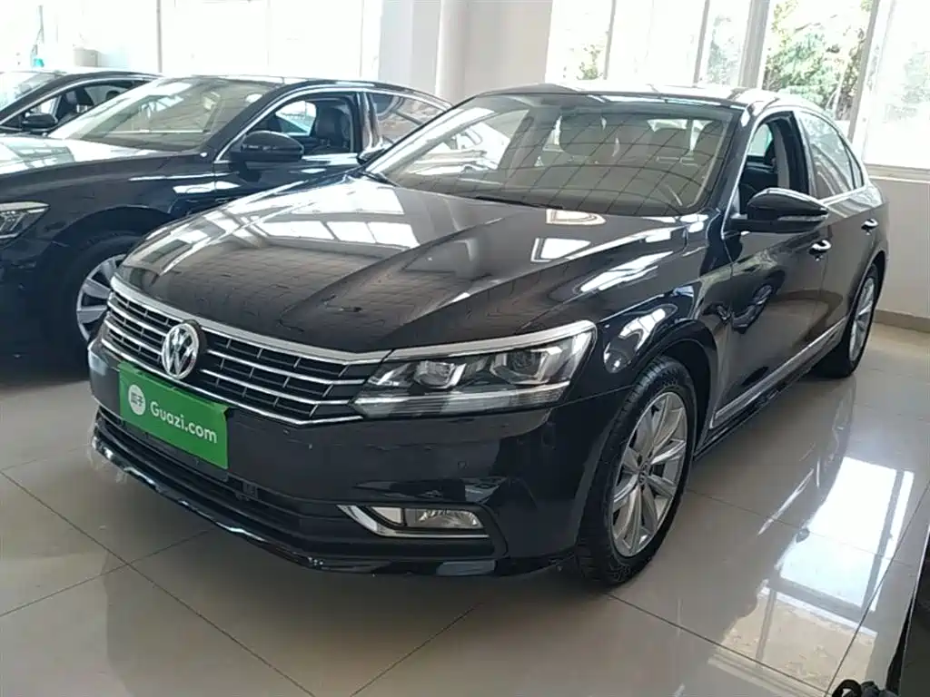 Volkswagen Passat 2018 — фото 1