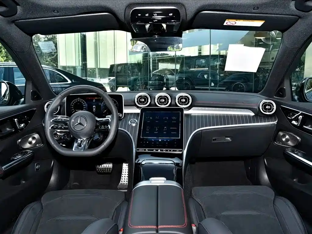 Mercedes-Benz C-Class AMG 2025 — фото 4