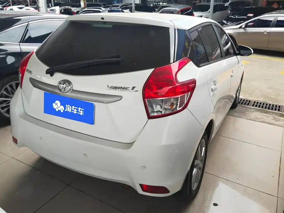 Toyota Yaris L 2015 — фото 3
