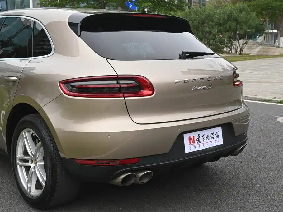 Porsche Macan 2015 — фото 14