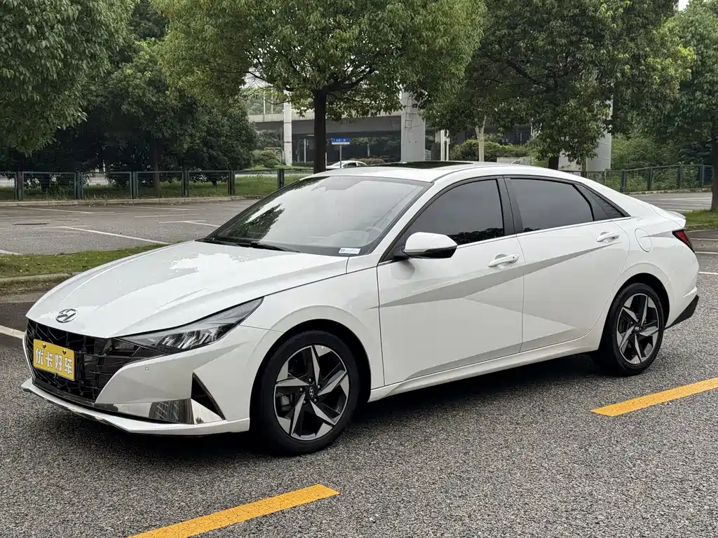 Hyundai Elantra 2023