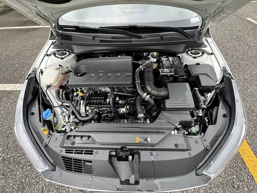 Hyundai Elantra 2023 — фото 20