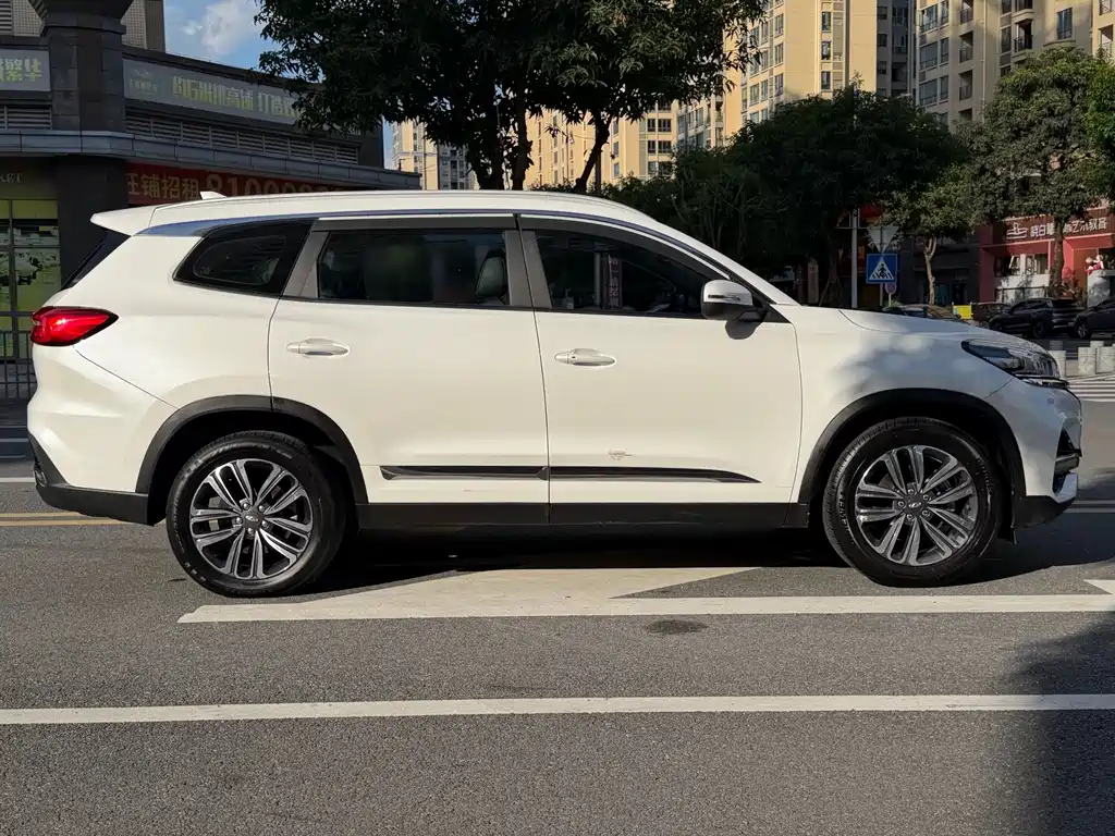 Chery Tiggo 8 2018 — фото 11