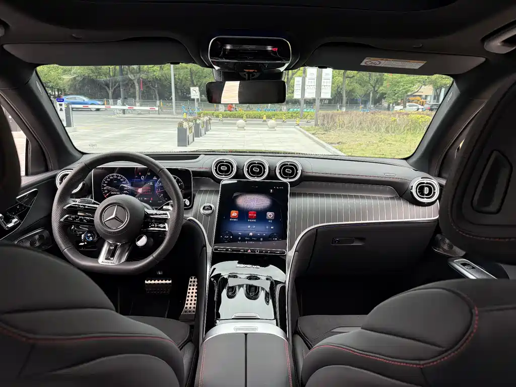Mercedes-Benz GLC AMG 2026 — фото 12