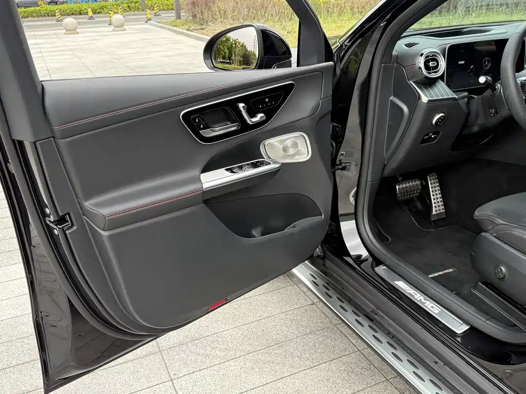 Mercedes-Benz GLC AMG 2026 — фото 17
