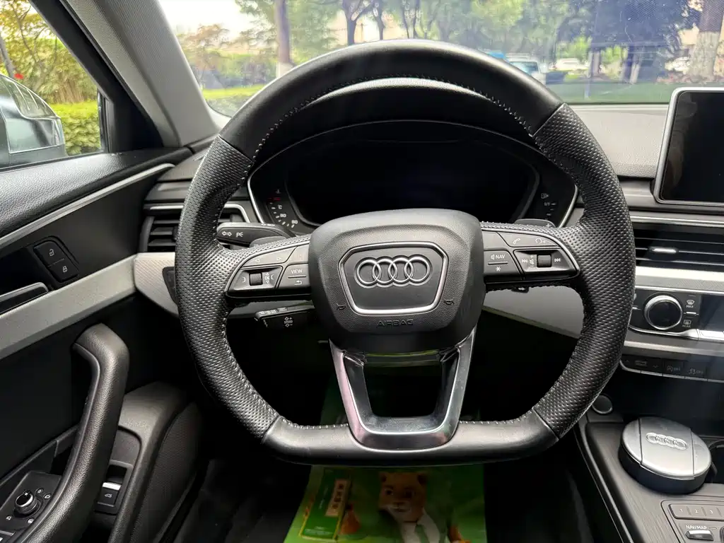 Audi A4 2018 — фото 12