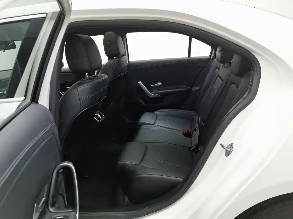 Mercedes-Benz A-Class 2020 — фото 15