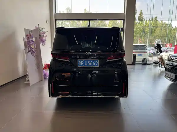 Toyota Vellfire 2024