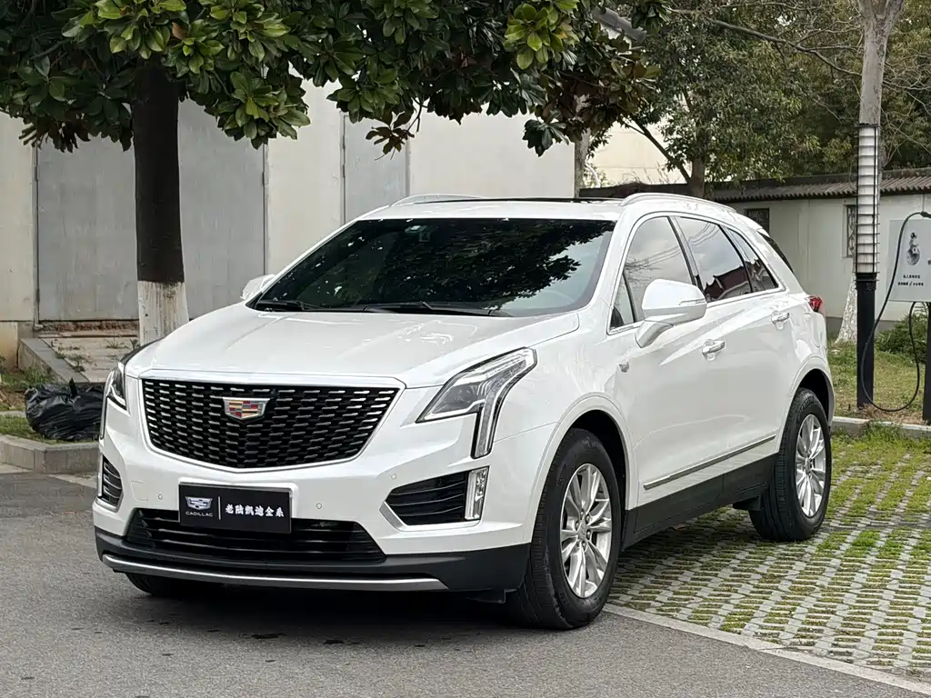 Cadillac XT5 2022 — фото 1