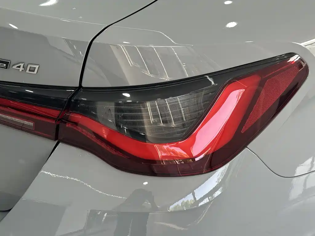 BMW i4 2023 — фото 8