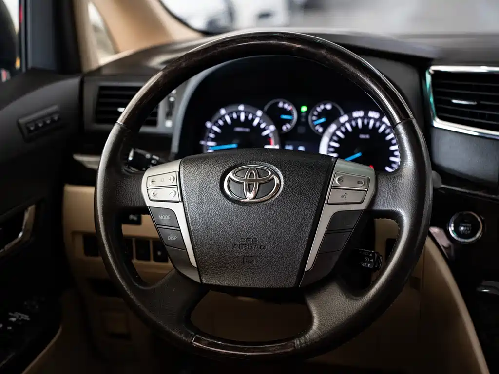 Toyota Alphard 2014 — фото 9