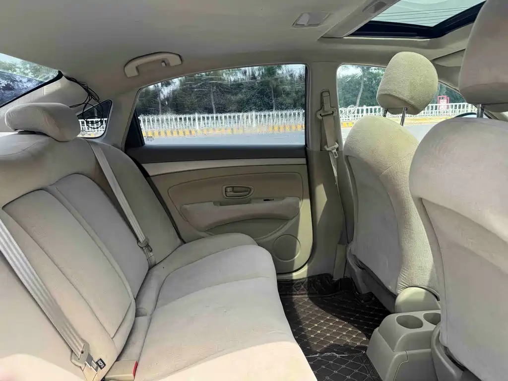 Nissan Sylphy 2017 — фото 17