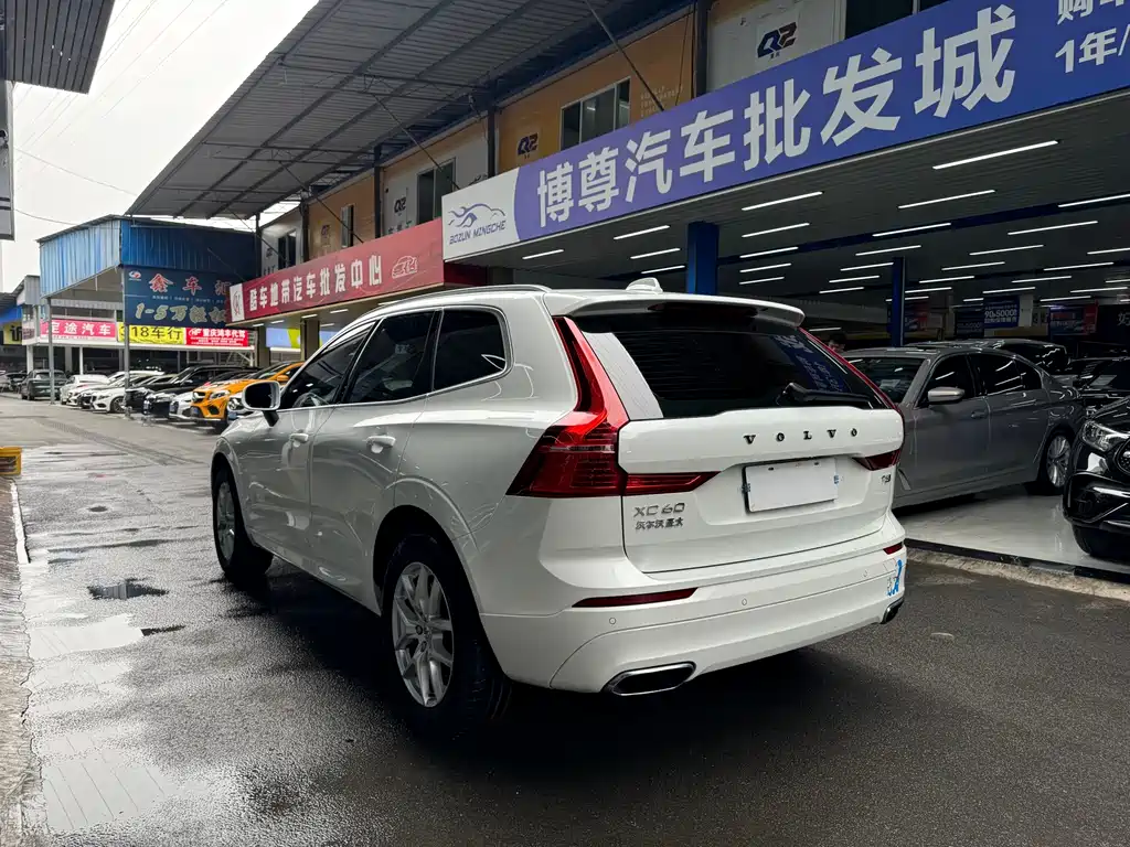 Volvo XC60 2019 — фото 17