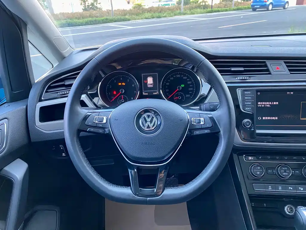 Volkswagen Touran 2017 — фото 13