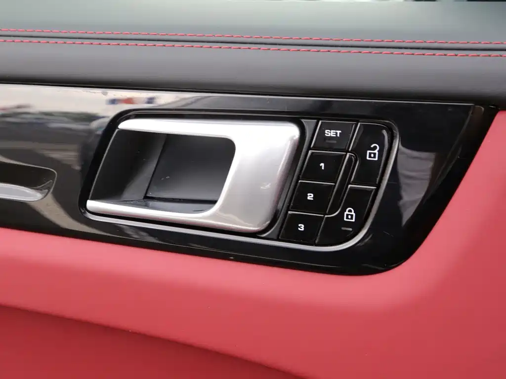 Porsche Cayenne 2019 — фото 10