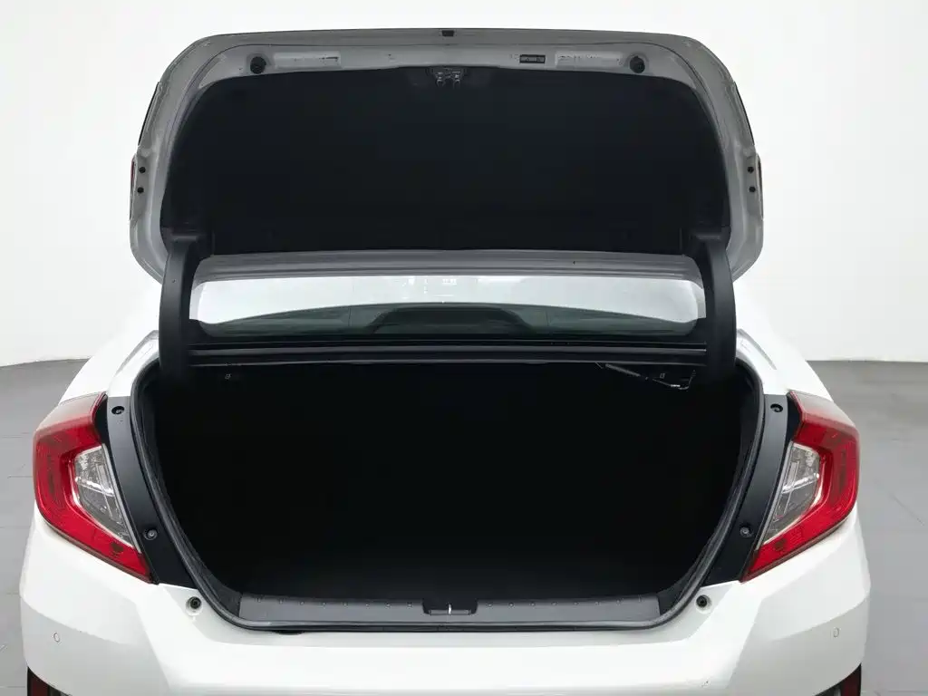 Honda Civic 2018 — фото 16