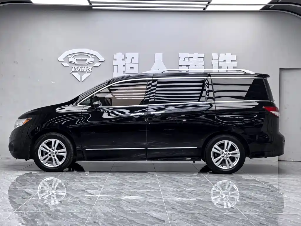 Nissan Quest 2016 — фото 15