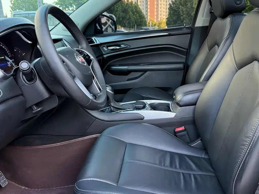Cadillac SRX 2015 — фото 8