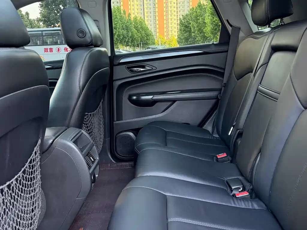 Cadillac SRX 2015 — фото 9