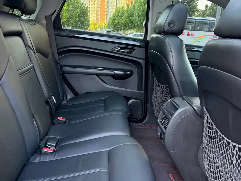 Cadillac SRX 2015 — фото 11
