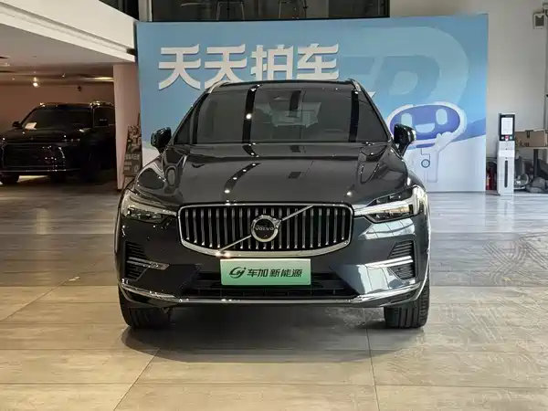 Volvo XC60 Plug-In Hybrid 2025