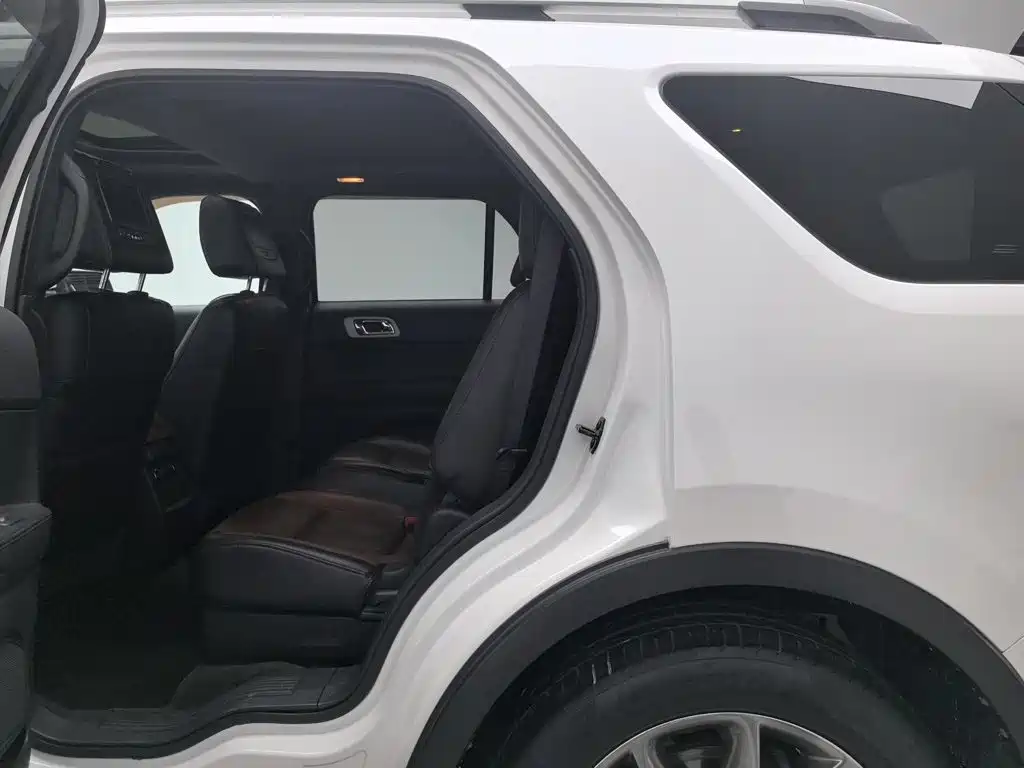 Ford Explorer 2013 — фото 15