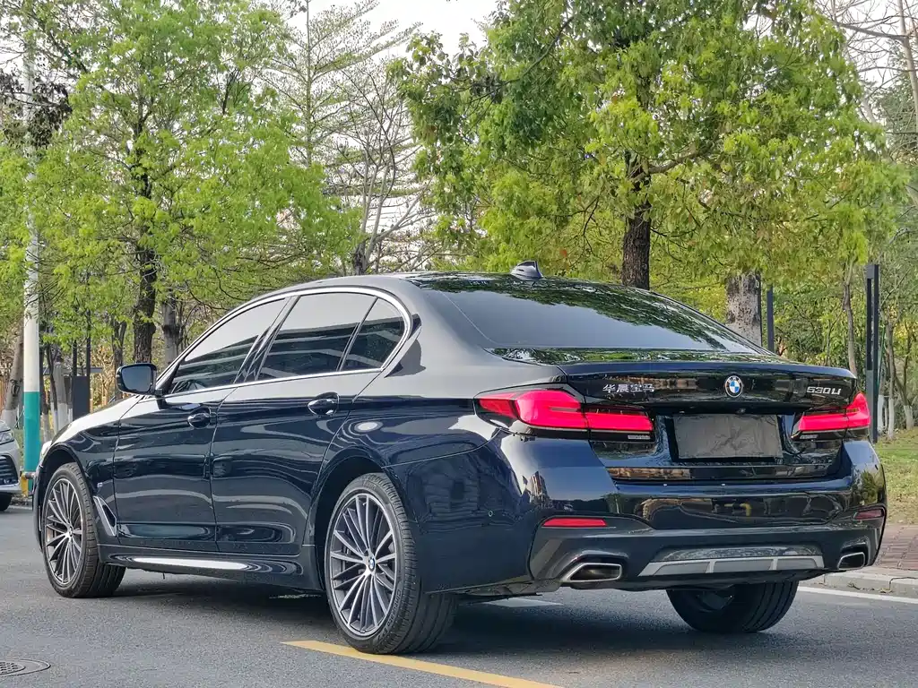 BMW 5 Series 2024 — фото 14