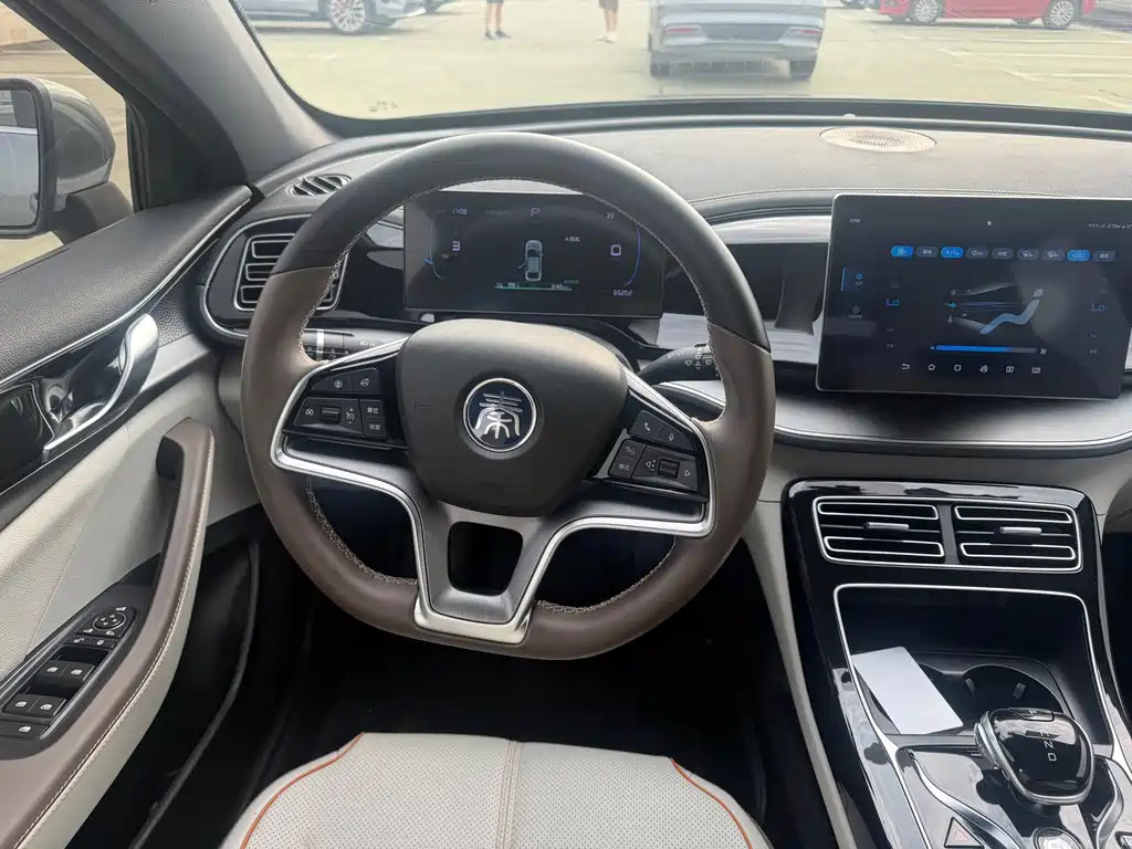 BYD Qin PLUS 2023 — фото 10