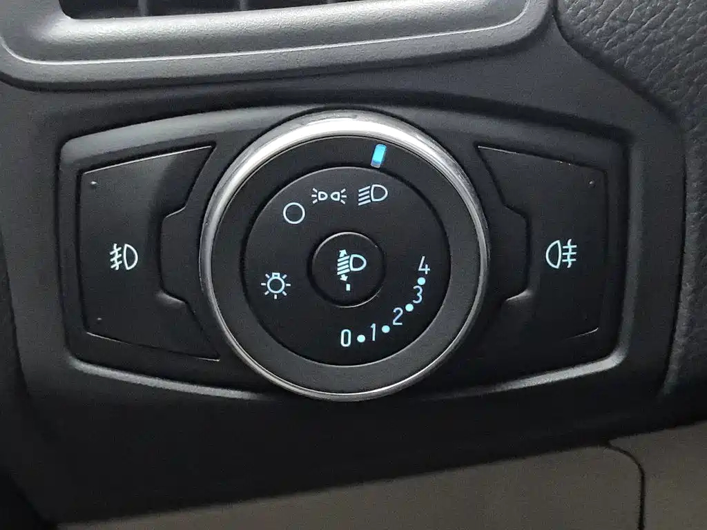 Ford Focus 2016 — фото 21