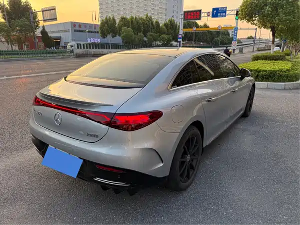 Mercedes-Benz EQE 2023