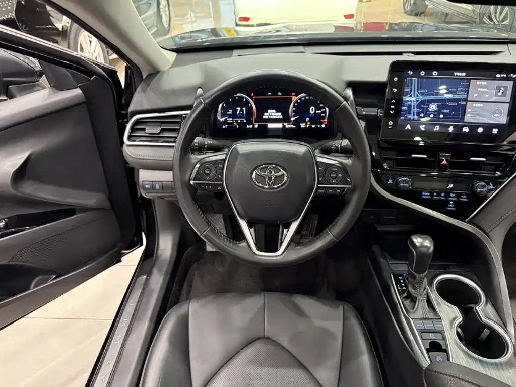 Toyota Camry 2023
