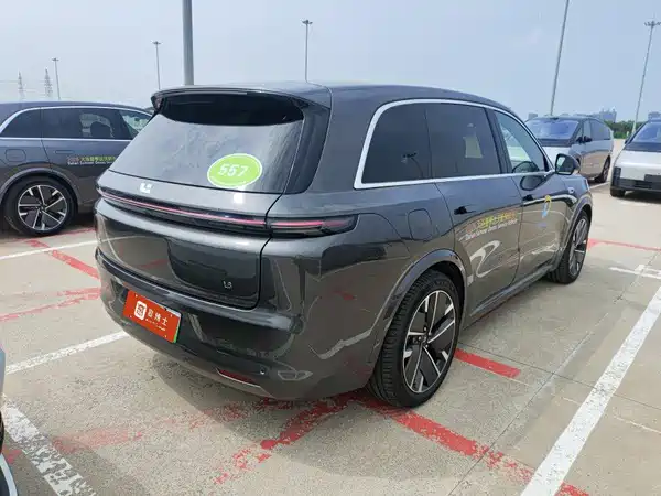 Li Auto L8 2025