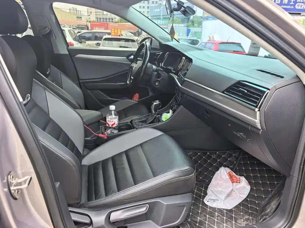 Volkswagen Sagitar 2019