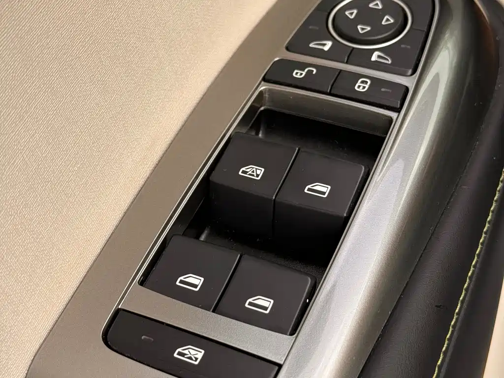 BYD Dolphin 2022 — фото 14